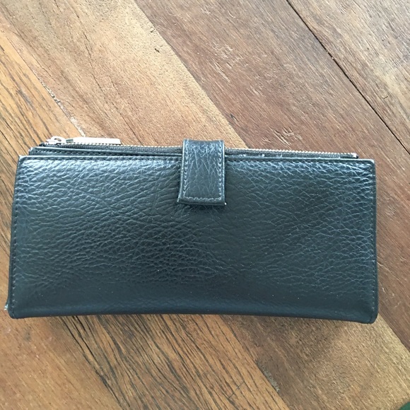 Matt & Nat Black Vegan Leather Wallet - Picture 1 of 5